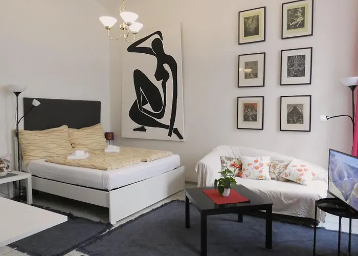Studio In A Viennese Traditional Building, Central Location